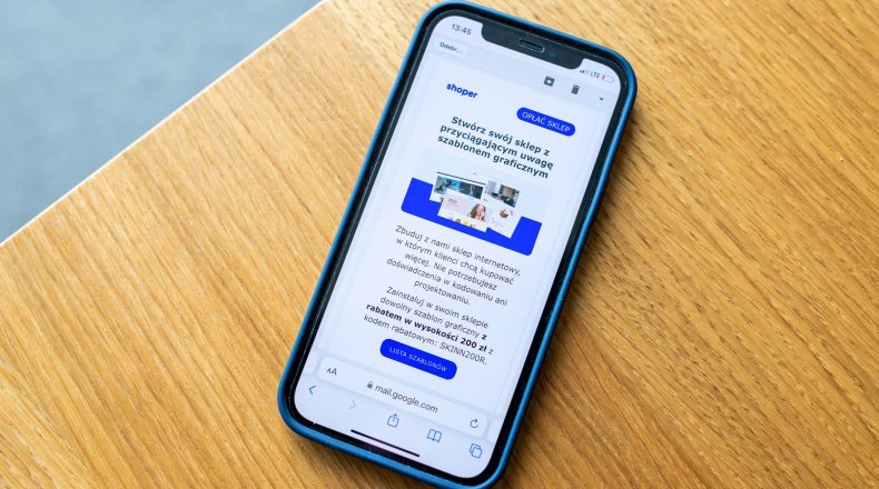 iPhone preorders sell out