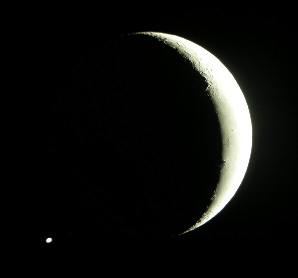Moon occults Jupiter